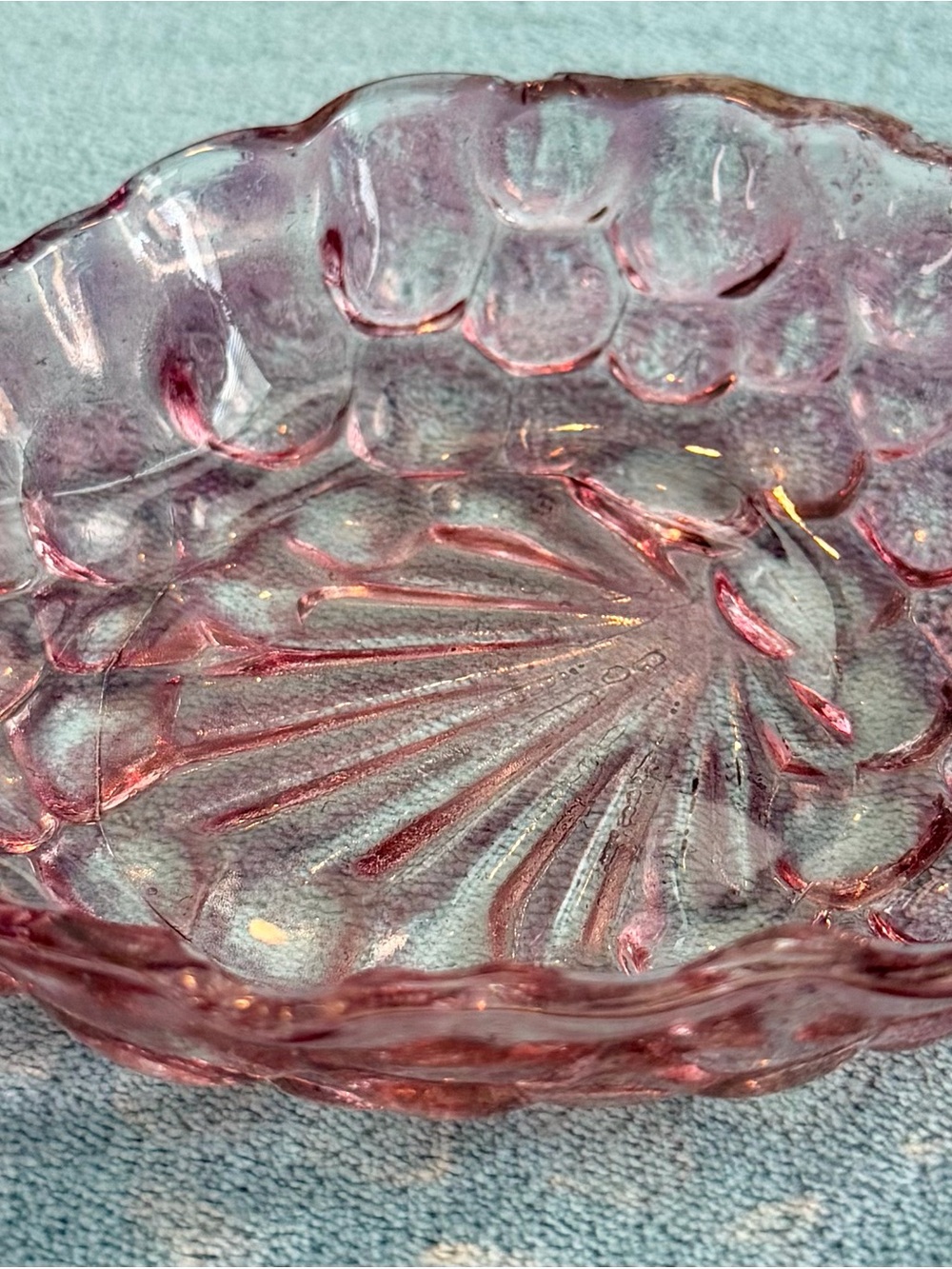 Anchor Hocking Pink Shell-Pattern Glass Dish - Picture 5 of 7